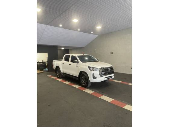 TOYOTA HILUX 2.8 D-4D TURBO DIESEL CD POWER PACK 4X4 AUTOMÁTICO